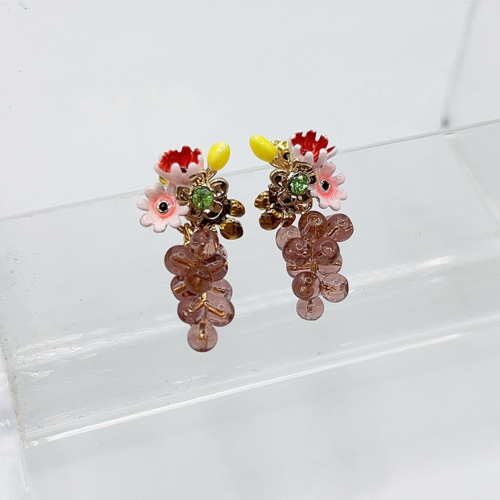 Les Nereides grape earrings
